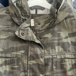 Universal Thread Camo Jacket